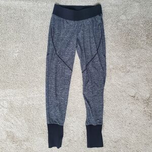 Under Armour Women's Gray Heathered Joggers Sweatpants Medium EUC